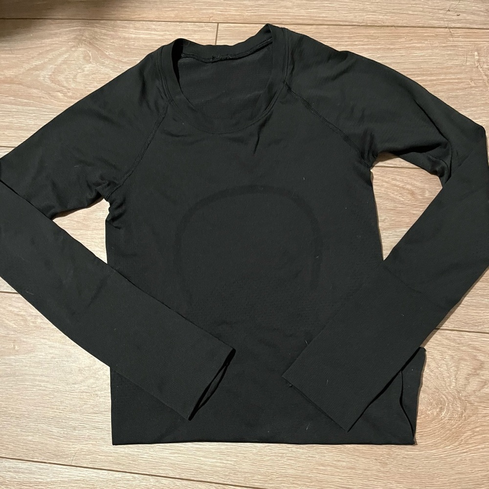 Lululemon long sleeve swiftly tech